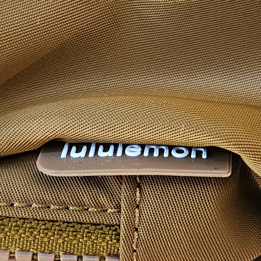*NWT* LULULEMON | Everywhere Belt Bag | Camel | Large - Picture 4 of 8